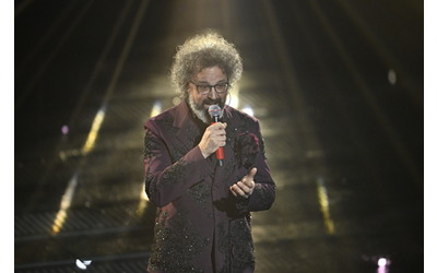 Mi sono svegliato con met volto completamente bloccata stato uno choc Si chiama paralisi di Bell ma ci si vede pi Brutt Cristicchi racconta e annuncia il ritorno sul palco