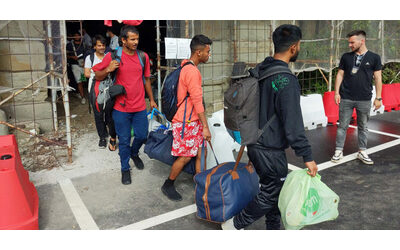 Migranti all’addiaccio, a Trieste l’unica soluzione si chiama sgombero. La denuncia: “Promesse tradite, si tampona senza risolvere”