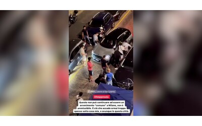 Milano, rissa nel quartiere della movida: ubriaco litiga con un gruppo di ragazzi e poi tenta di investirli mentre loro prendono a pugni l’auto