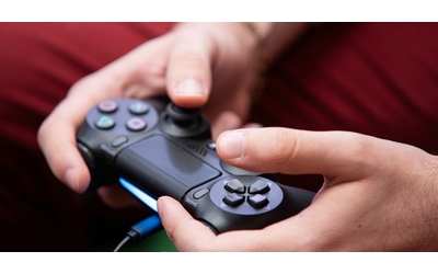 Non un passatempo un campanello d allarme Vuol dire che c disagio psicologico un dodicenne su 3 sta sui videogiochi online 5 ore di fila Lo psichiatra avverte sui rischi