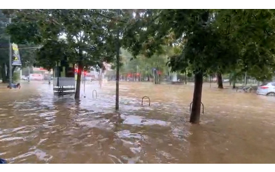 Nubifragio a Milano esonda il Seveso allagamenti nella zona di Niguarda e di viale Zara Le immagini