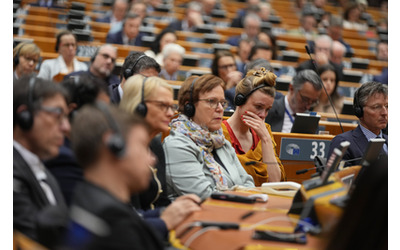 Ok del Parlamento europeo a raccomandazioni sulla crisi abitativa tra le misure anche una stretta sugli affitti brevi