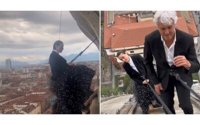 stato l appuntamento pi folle e romantico di sempre sospesi nel vuoto a 85 metri di altezza in cima alla Mole Antonelliana il video di Kasia Smutniak e Domenico Procacci