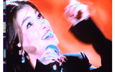 Ti direi quello che non ti ho detto mai Emma Marrone si commuove cantando Stare bene a met di Pino Daniele Dedica al padre Rosario VIDEO