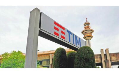 Tim cede Telecontact: 1.591 dipendenti del call center esternalizzati, lavoreranno in appalto. Il timore di esuberi