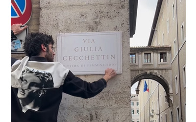 Tre vie di Roma deidcate a Ilaria Sula Giulia Cecchettin e Laura Papadia il gesto di Poeta della Serra Protesta delicata ma potente Il patriarcato esiste