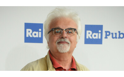 Un mastino tibetano mi ha ringhiato mentre di notte lo innaffiavo di pip Sono arretrato col cosino in mano senza riuscire a fermare lo zampillo ricordi di viaggio di Patrizio Roversi