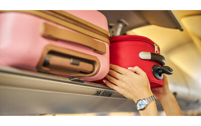 Viaggiare in aereo solo con il bagaglio a mano? Ecco la tecnica “KonMari” per ottimizzare la valigia