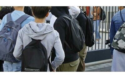 Violenza a scuola Modena propone gli school tutor all ingresso Intervenire senza militarizzare