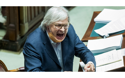 Vittorio Sgarbi sbotta Basta illazioni calunniose sulla mia salute le nozze abbiamo deciso io e Sabrina di rinviarle Mia figlia Evelina nel mio testamento Mi tocco le parti basse