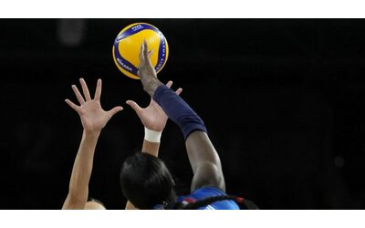 Volley, le azzurre volano in semifinale: l’Italia di Velasco ha battuto 3 a 0 la Serbia