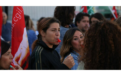 Yoox ritira il licenziamento collettivo, raggiunto l’accordo al ministero: 70 esuberi in meno e incentivi all’esodo