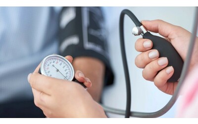 Pressione alta negli over 60 ecco il rimedio naturale che funziona davvero