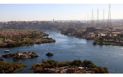 Nel Nilo è ormai più vantaggioso pescare plastica che pesci