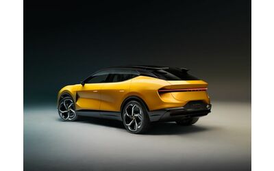 Lotus Eletre PHEV le foto spia dei test in Cina e in Europa nel 2026
