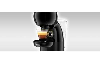 Caff come al bar in una macchina compatta De Longhi Piccolo XS a meno di 50