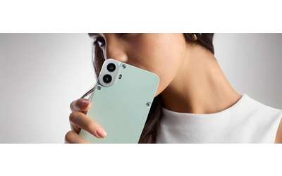 CMF Phone 1 in offerta 50 MP 128GB e AMOLED a 167 Amazon