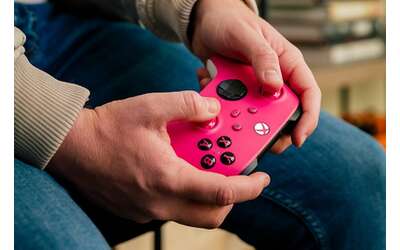 Controller Wireless Xbox: l’estroversa colorazione Deep Pink a un prezzo IMBATTIBILE