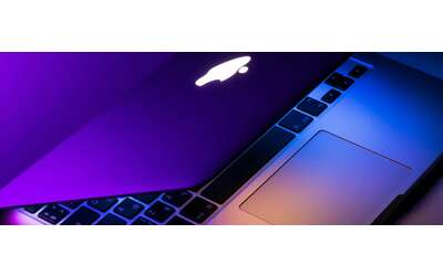 Il MacBook OLED con touchscreen potrebbe arrivare prima del previsto