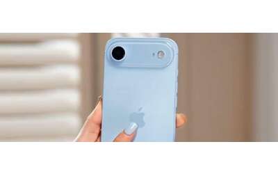 iPhone 17 Air non passa inosservato nella colorazione Sky Blue