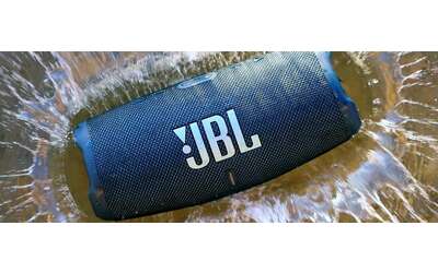 JBL Charge 5: altoparlante bluetooth in maxi sconto su Amazon (-45%)