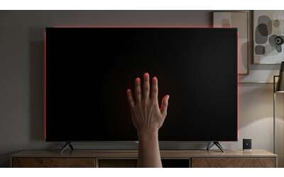 La tua TV ti spia 5 mosse per proteggere subito la tua privacy