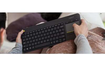 Logitech K400 Plus: tastiera wireless con touchpad integrato multipiattaforma