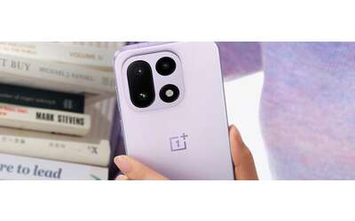 OnePlus 15 ha una data di lancio ed vicinissima svelati anche i nuovi colori