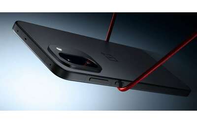 OnePlus 15R il medio alto di OnePlus punta su batteria e prestazioni Recensione