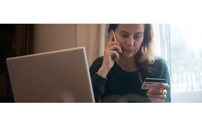 Proteggiti dalle truffe online con ExpressVPN 61 di sconto e 4 mesi GRATIS