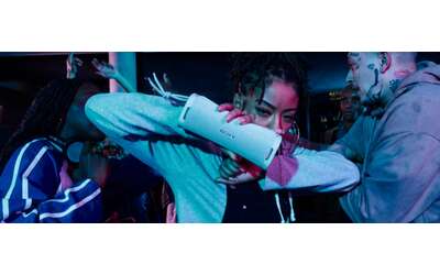 Sony ULT FIELD 1 cassa Bluetooth impermeabile dal suono potente al 45