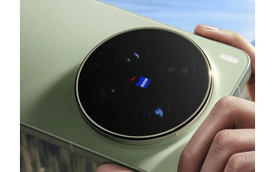 vivo X300 Ultra debutta a livello globale smartphone pro con ottiche ZEISS e video cinematografico
