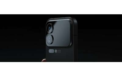 Xiaomi 17 Pro Max ecco le prime immagini del mini display sul retro