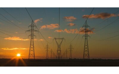 Boom dell'intelligenza artificiale: rischi di blackout energetici aumentati dal 2025