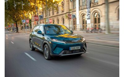 BYD Atto 2 elettrica e ibrida Plug in ecco tutte le versioni e prezzi