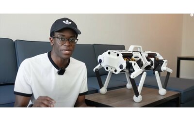 CARA il cane robot con i cavi al posto degli ingranaggi Video