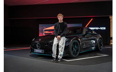 Kimi Antonelli ecco la super Mercedes da 612 CV il primo esemplare per lui