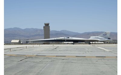 L erede del Concorde  Il jet X 59 della  NASA  muove i primi passi a  terra    Video