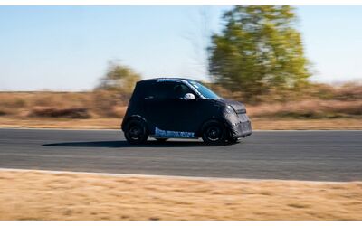 Nuova Smart 2 l 039 erede della ForTwo ha iniziato i test su strada prime foto ufficiali