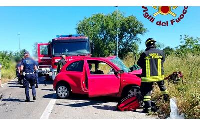 Incidente a Cesano, scontro frontale tra due auto: tre feriti. Due sono gravi