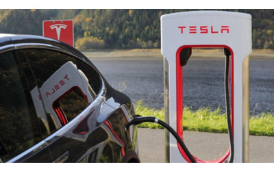 Report AutoScout24 nel 2025 prezzi usato in calo in Italia 3 4 elettriche gi dell 8 3